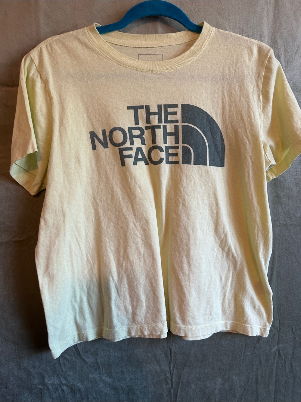 #934 The North Face Light Yellow Short Sleeve Logo Tee